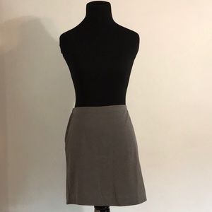 🤑 4 for $12 - H&M gray mini skirt